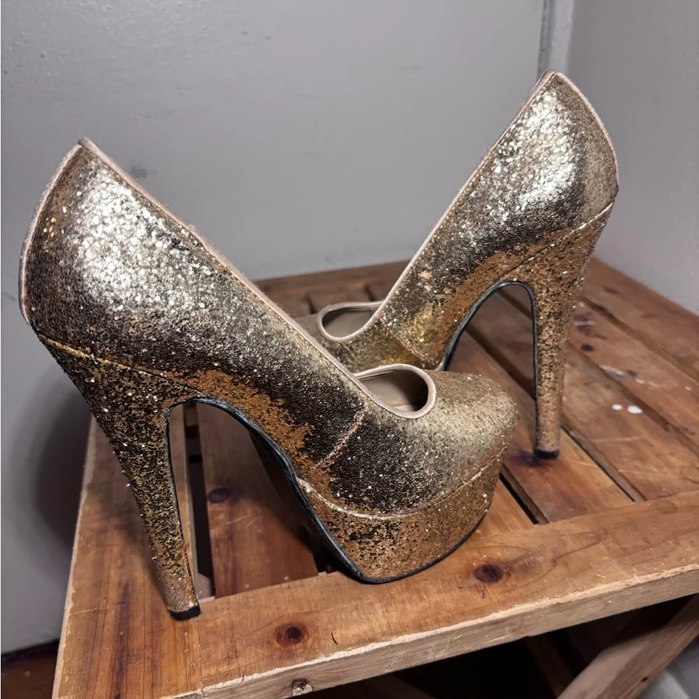 D Heart Gold Glitter Stiletto Platform Heels